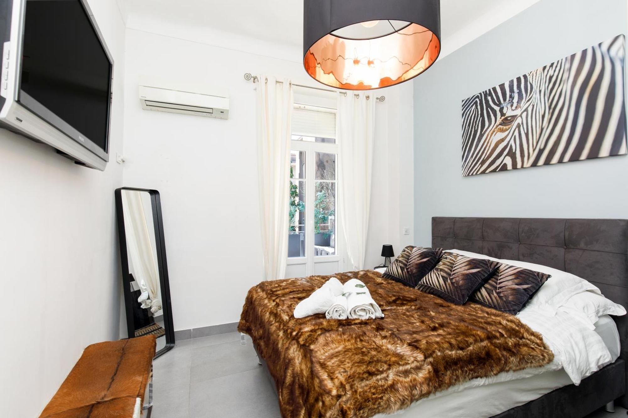 Le Cocon Des Artistes - Coeur De Cannes - Spacieux - Terrasse - Clim Exterior photo